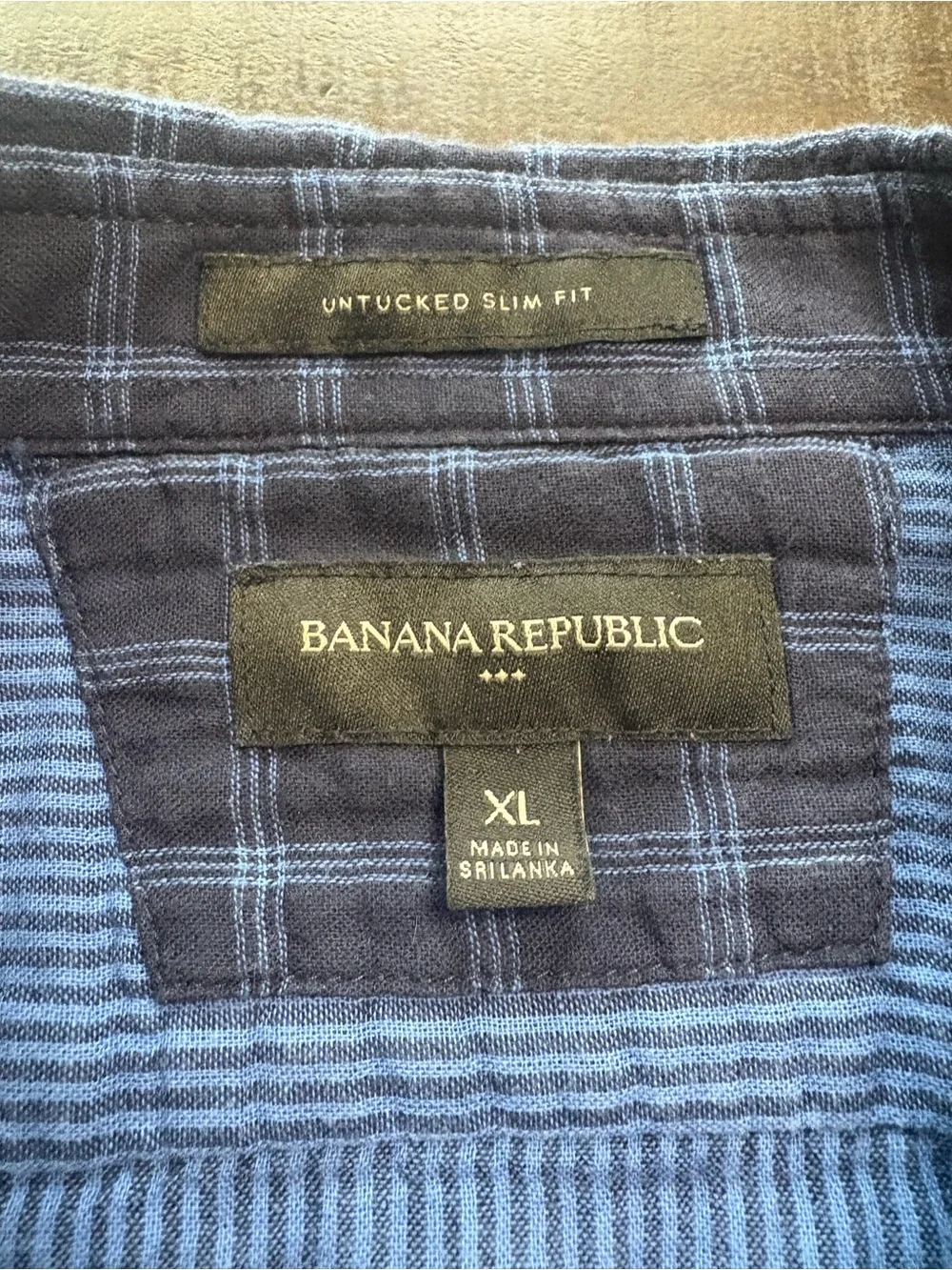 Banana Republic Untucked Slim Fit Blue Plaid Button Up Shirt Men’s XL Cotton